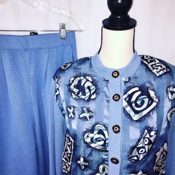 St. John Pants - St. John blue silk Santana knit sweater and pants